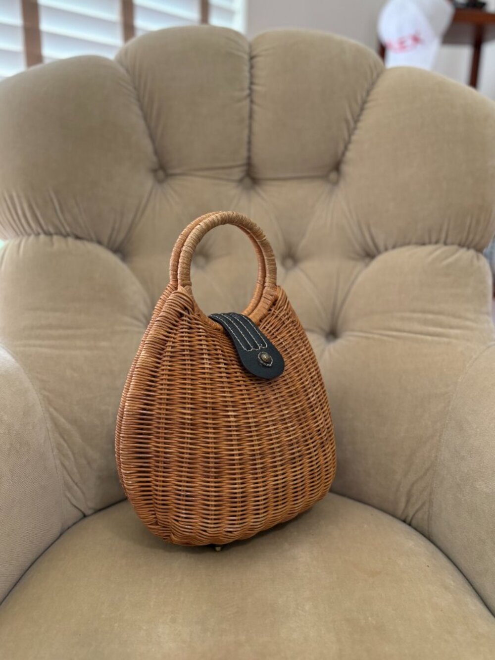 Auth. AVA ROSE HANDBAGS Natural Wicker & Leather Bubble Basket Resort Bag - Picture 2 of 5